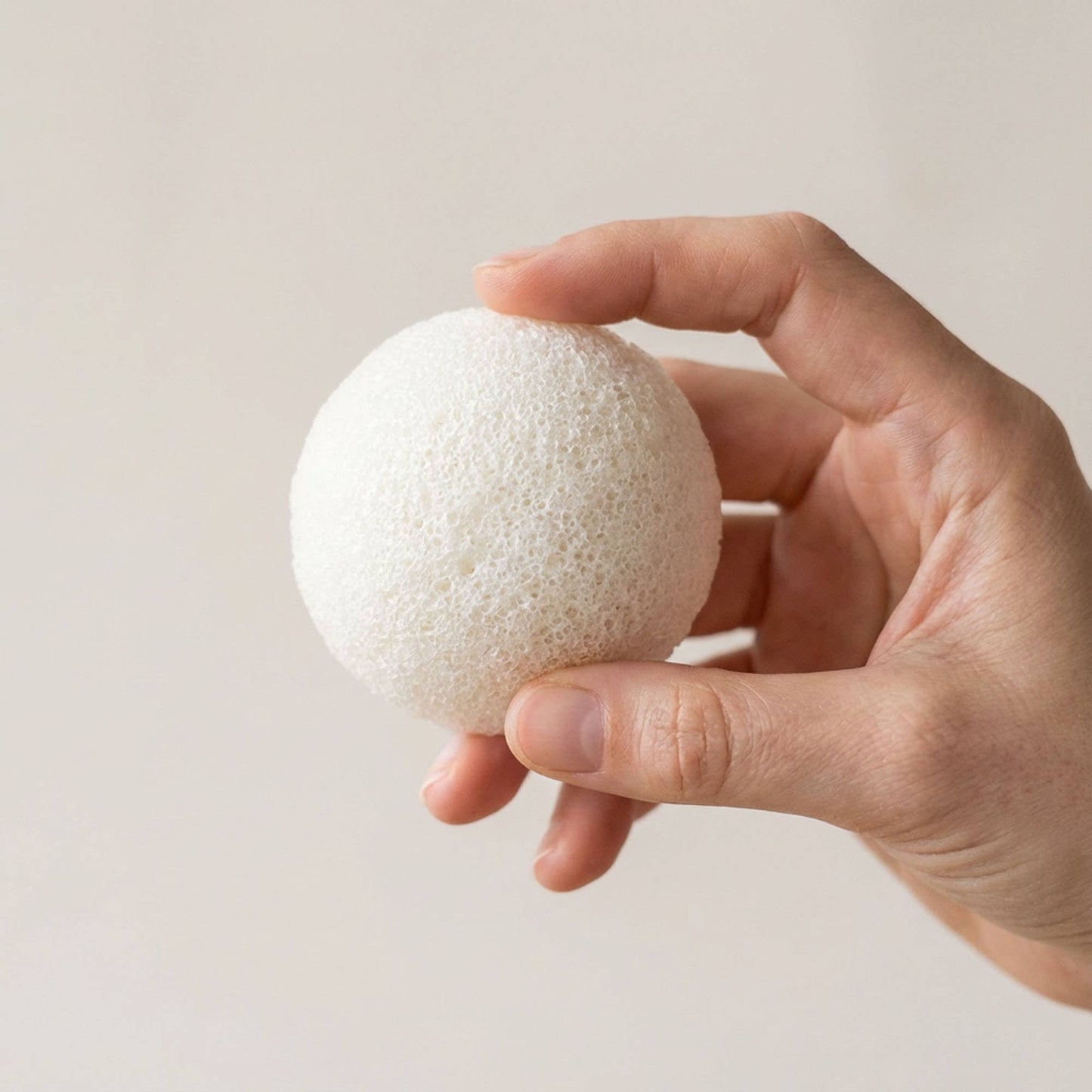 Natural Konjac Facial Cleansing Sponge | Faire Market